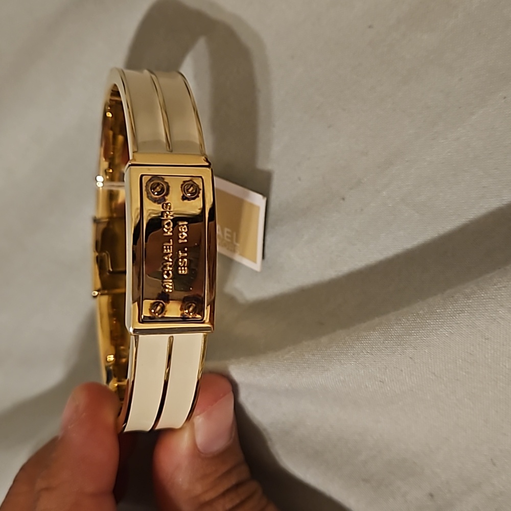Michael kors buckle bracelet
